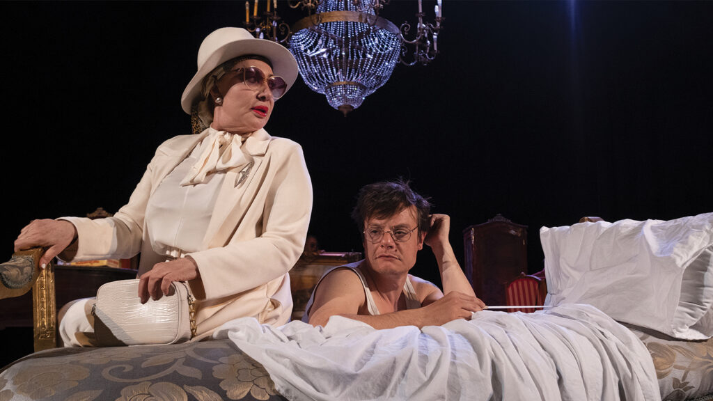 Stanza con compositore, donne, strumenti musicali, ragazzo