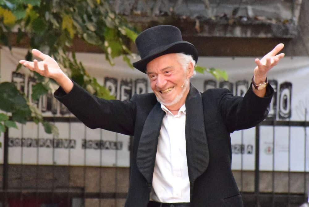 TEATRO CON IL CAPPELLO