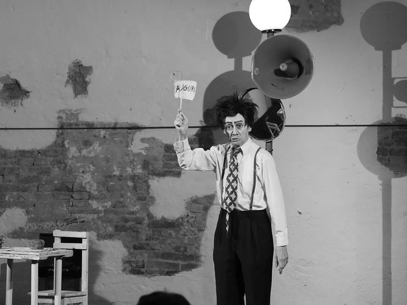 Con tanto amore, Mario.