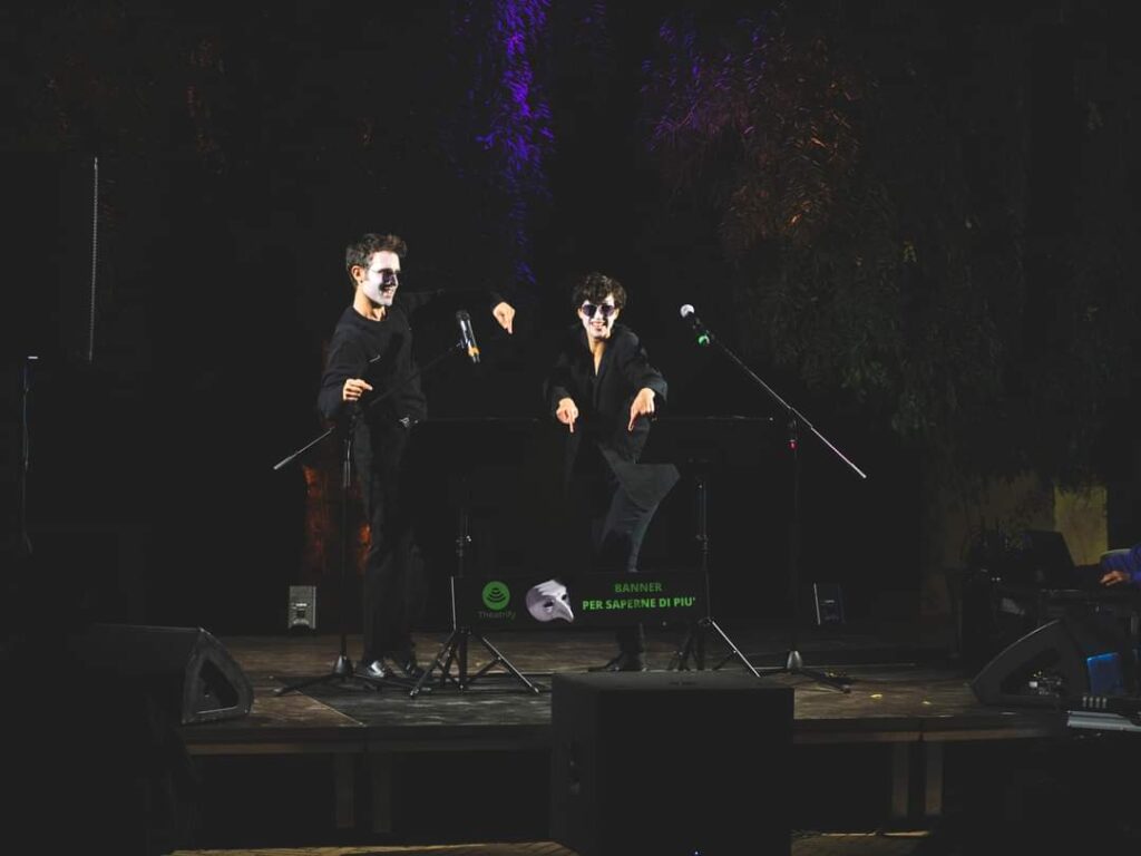 THEATRIFY! Dai! Scegli un pezzo!