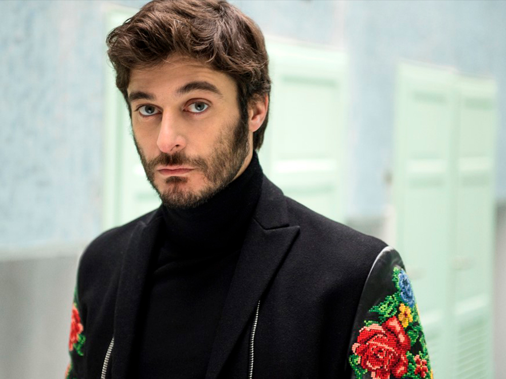 Fuggi la terra e l’onde