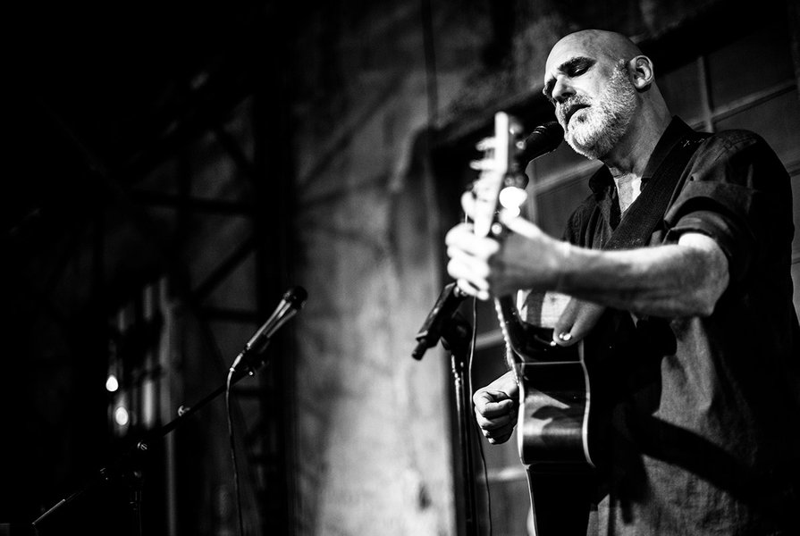 Circa, intorno, quasi crooner